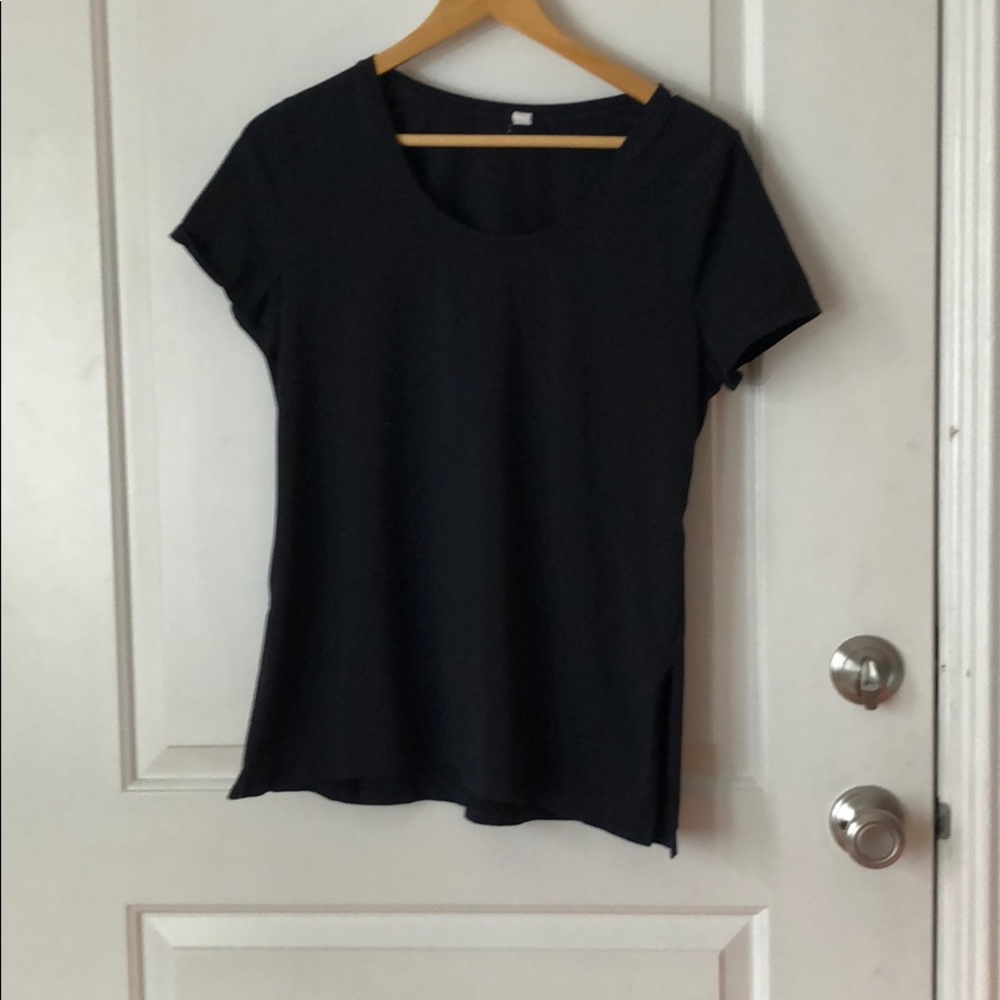 Loose Fit Black Under Armour Work Out Shirt